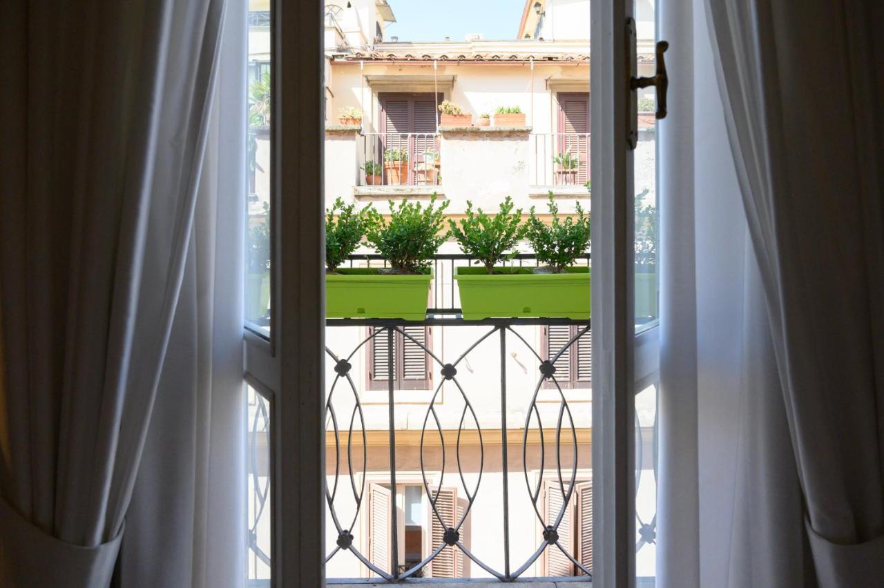 Domus Spagna Frattina Pensión